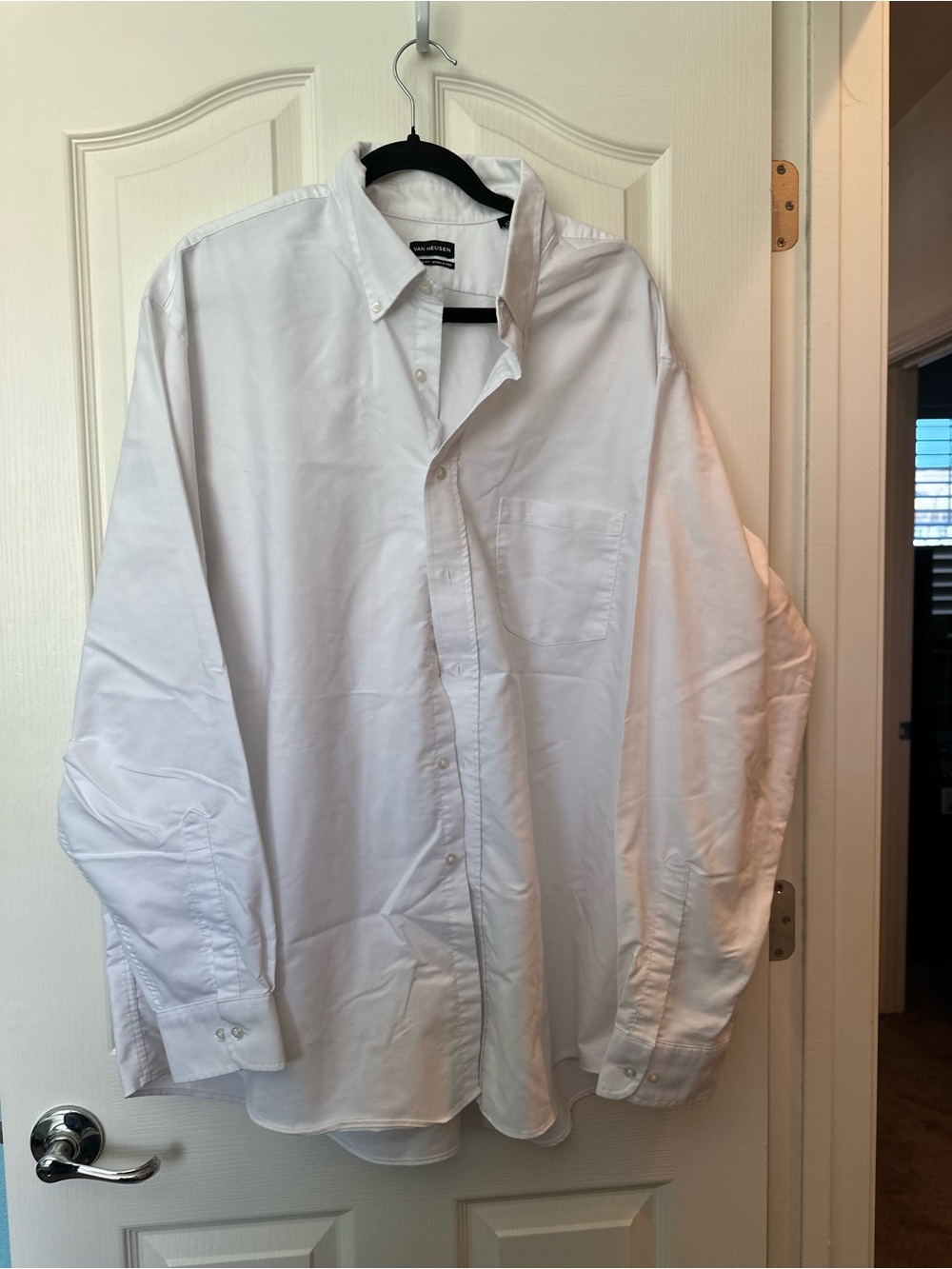 Van Heusen White Long Sleeve Button Up Shirt Men’s XXL Business Casual
